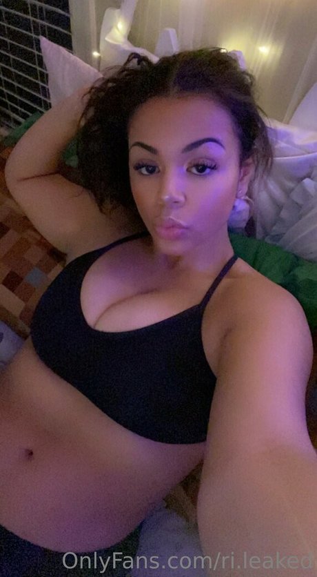 Nacktes geleaktes OnlyFans-Foto von Rileaked