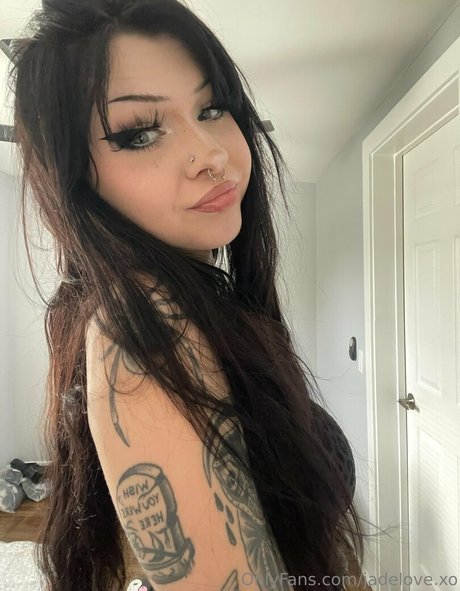 Nacktes geleaktes OnlyFans-Foto von Jadelovexo