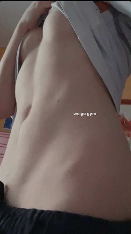 Nacktes geleaktes OnlyFans-Foto von Momosharkk