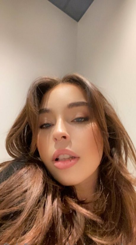 Nacktes geleaktes OnlyFans-Foto von Bedheadbetty