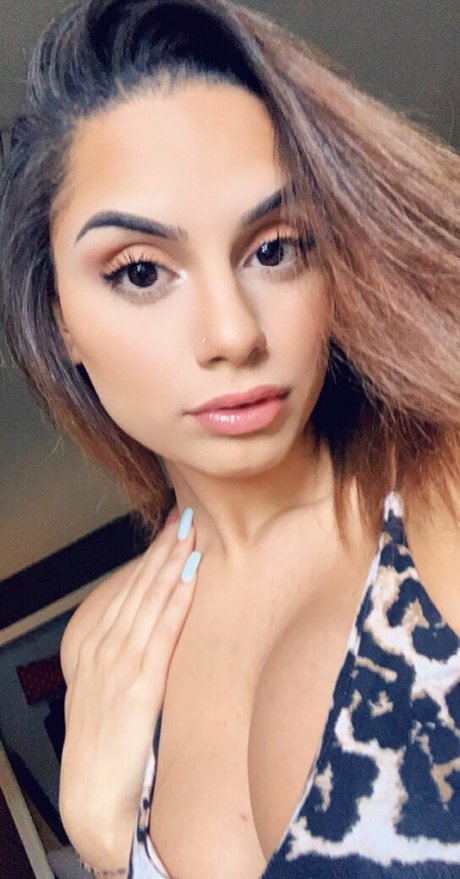 Nacktes geleaktes OnlyFans-Foto von Desire Negro