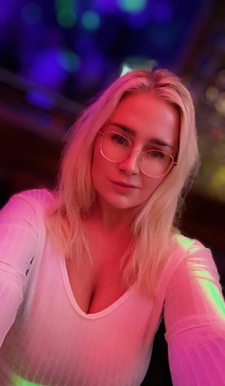 Nacktes geleaktes OnlyFans-Foto von Jessie Hh