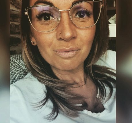 Nacktes geleaktes OnlyFans-Foto von Alexandra Tokay