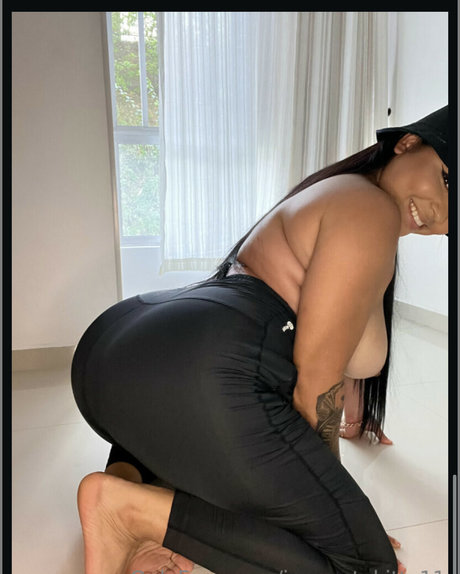 Nacktes geleaktes OnlyFans-Foto von Anyluciaprad