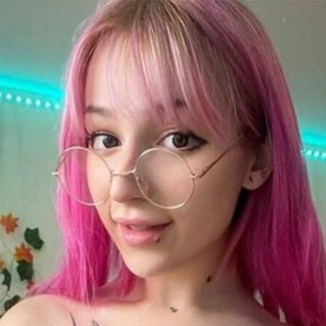 Nacktes geleaktes OnlyFans-Foto von Lanalova