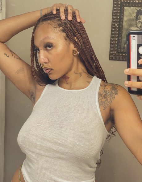 Nacktes geleaktes OnlyFans-Foto von Insan3gal