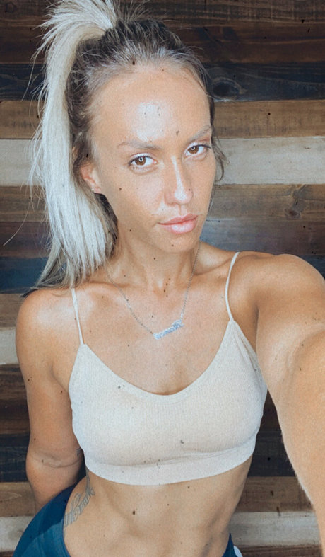 Kelsimonroeofficial