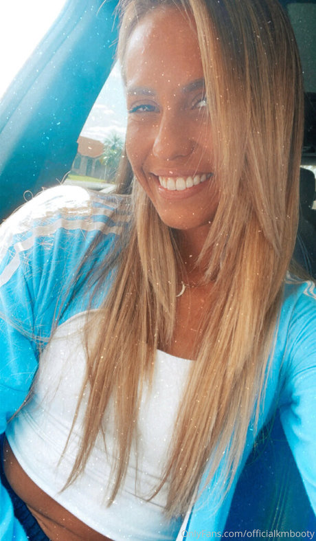 Kelsimonroeofficial
