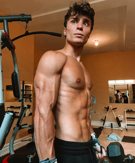 Nacktes geleaktes OnlyFans-Foto von Petervigilante