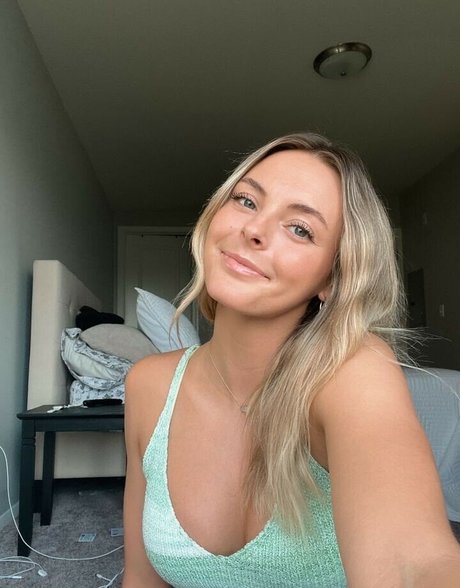 Nacktes geleaktes OnlyFans-Foto von Beez Asmr