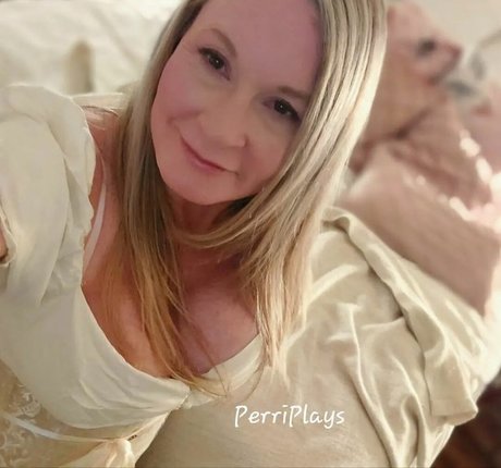 Nacktes geleaktes OnlyFans-Foto von Perriplays