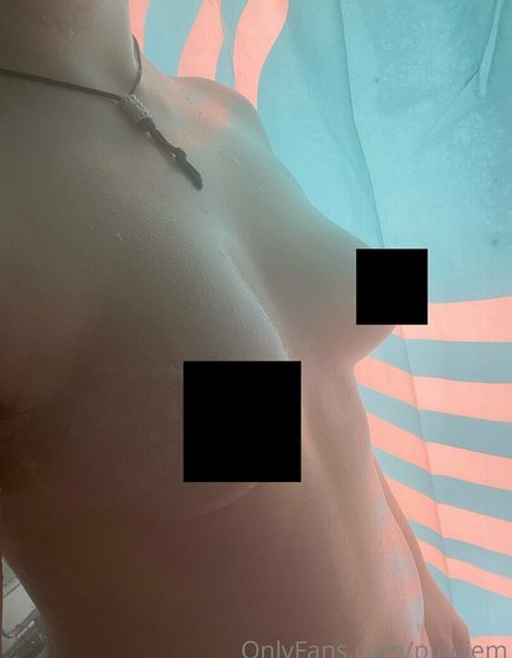 Nacktes geleaktes OnlyFans-Foto von Pinejem