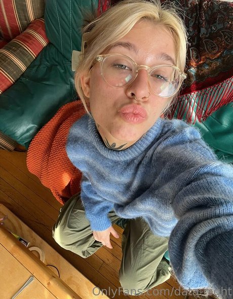 Nacktes geleaktes OnlyFans-Foto von Datanight