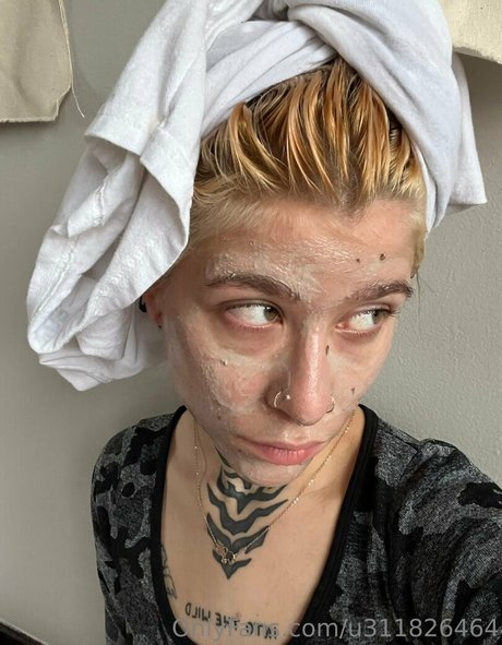 Nacktes geleaktes OnlyFans-Foto von Datanight