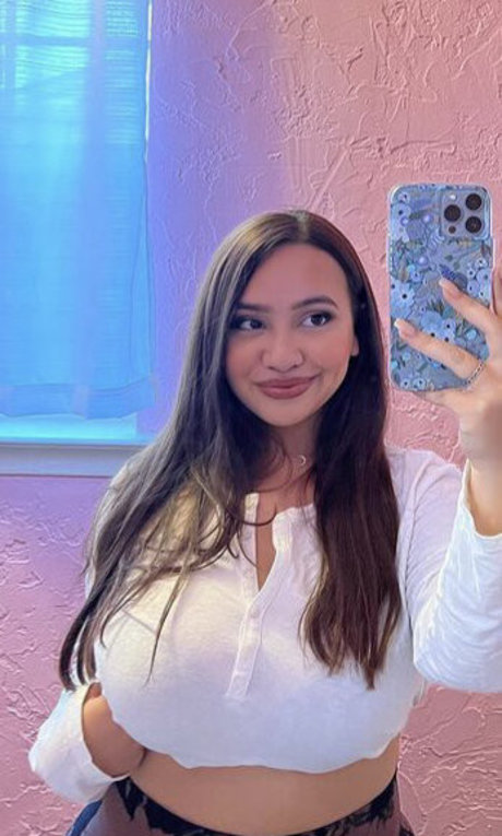 Nacktes geleaktes OnlyFans-Foto von Ellie Johnston