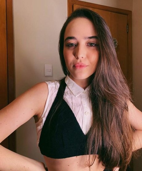 Nacktes geleaktes OnlyFans-Foto von Bella Piero