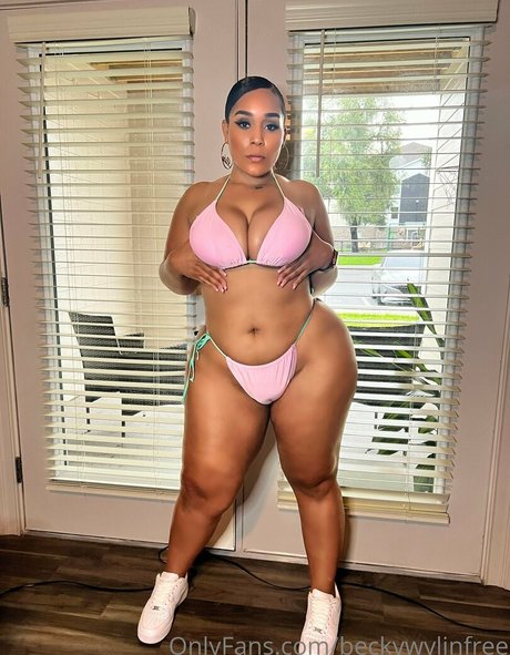 Nacktes geleaktes OnlyFans-Foto von Beckkywylin