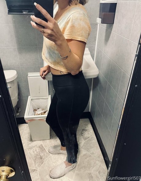 Nacktes geleaktes OnlyFans-Foto von Cleverbelle5