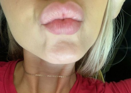 Nacktes geleaktes OnlyFans-Foto von Julianawantsromeo