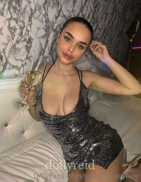 Nacktes geleaktes OnlyFans-Foto von Luxurypussyfree