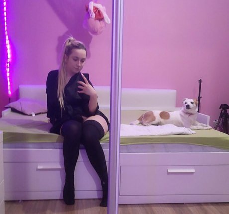 Nacktes geleaktes OnlyFans-Foto von Medroxyfree