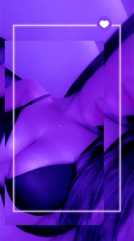 Nacktes geleaktes OnlyFans-Foto von Realginawaters