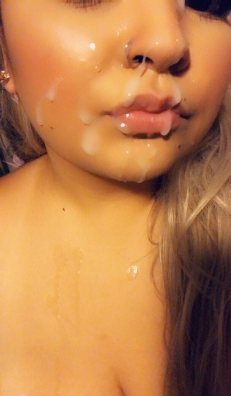 Nacktes geleaktes OnlyFans-Foto von Asianbabe10