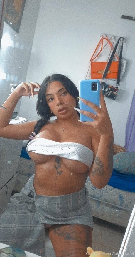 Nacktes geleaktes OnlyFans-Foto von Latinmodel