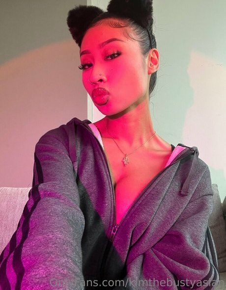 Nacktes geleaktes OnlyFans-Foto von Thaiprincessviv