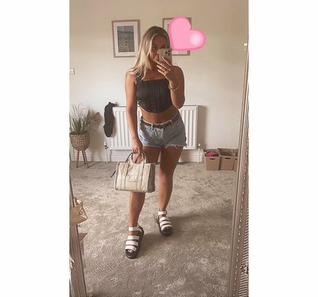 Nacktes geleaktes OnlyFans-Foto von Darcy Ingle