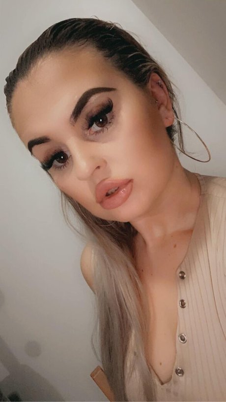 Nacktes geleaktes OnlyFans-Foto von Darcy Ingle