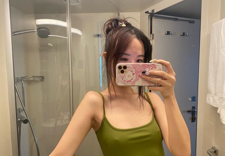 Nacktes geleaktes OnlyFans-Foto von Creamroll