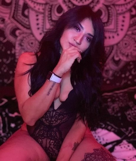 Nacktes geleaktes OnlyFans-Foto von Gyp5y Mac