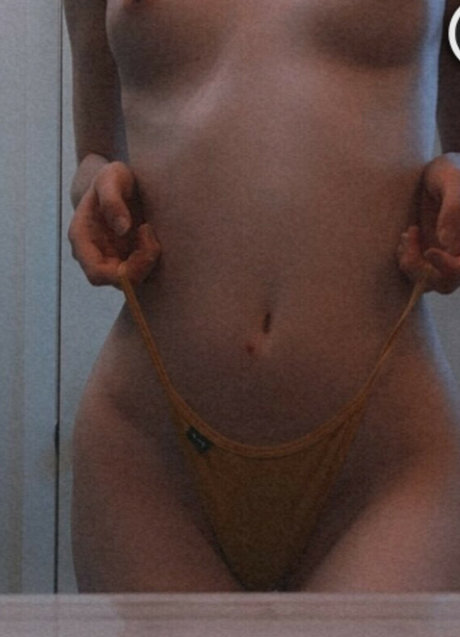 Nacktes geleaktes OnlyFans-Foto von Ashbug16