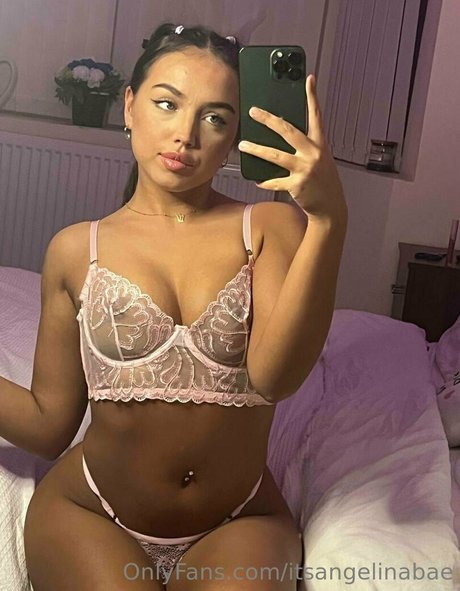 Nacktes geleaktes OnlyFans-Foto von Itsangelinabae