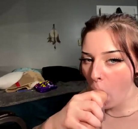 Nacktes geleaktes OnlyFans-Foto von Twistedintheheadbonesy