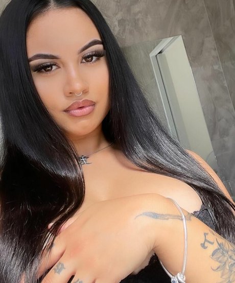 Nacktes geleaktes OnlyFans-Foto von Taylaraywhite