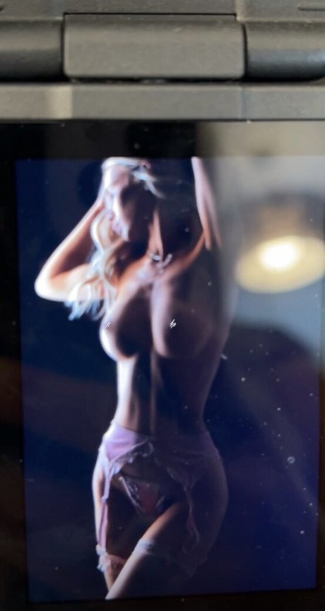 Nacktes geleaktes OnlyFans-Foto von Mountainlovinlady