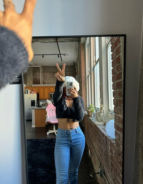 Nacktes geleaktes OnlyFans-Foto von Milasapothecary