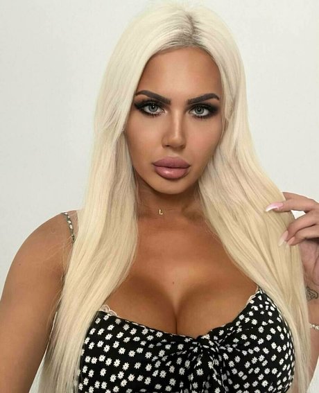Nacktes geleaktes OnlyFans-Foto von Andreatsbarbie