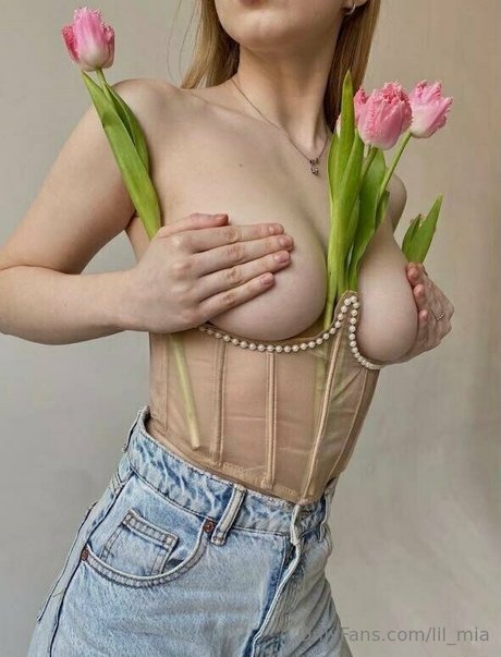 Nacktes geleaktes OnlyFans-Foto von Lilmia