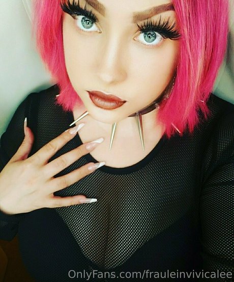 Nacktes geleaktes OnlyFans-Foto von Frauleinvivicalee