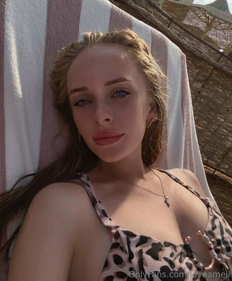 Nacktes geleaktes OnlyFans-Foto von Loveameli