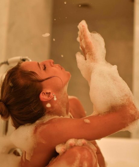 Nacktes geleaktes OnlyFans-Foto von Luciana Burkle