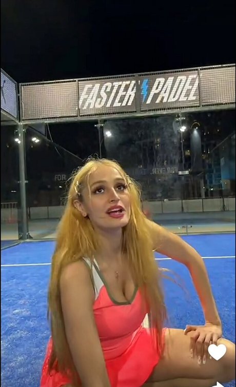 Nacktes geleaktes OnlyFans-Foto von Lana Rose