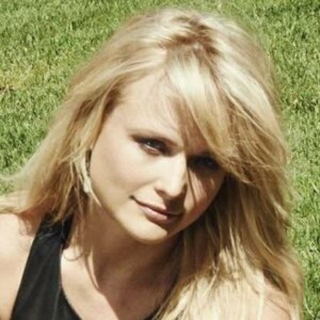 Nacktes geleaktes OnlyFans-Foto von Miranda Lambert