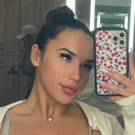 Nacktes geleaktes OnlyFans-Foto von Leilah Skys