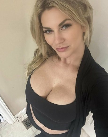Nacktes geleaktes OnlyFans-Foto von Melania Mercer