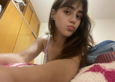 Nacktes geleaktes OnlyFans-Foto von Isabella Angelina