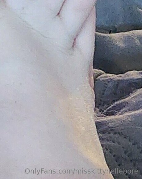 Nacktes geleaktes OnlyFans-Foto von Misskittyhellebore